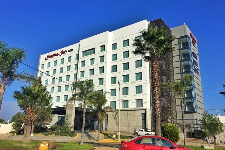 Edificio del Hotel Hampton by Hilton